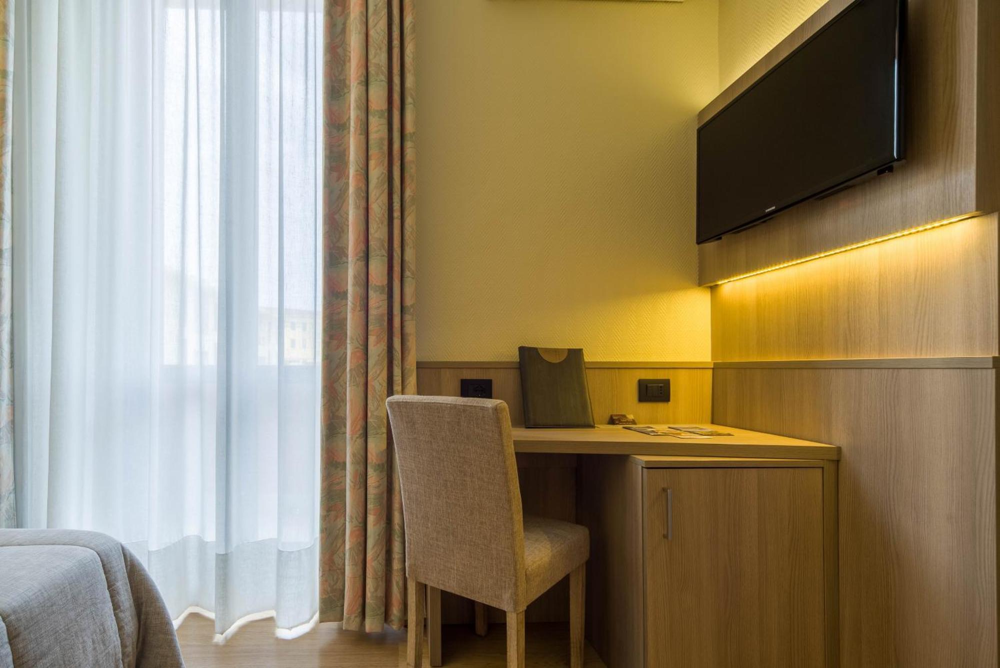 Hotel Est Piombino Kültér fotó