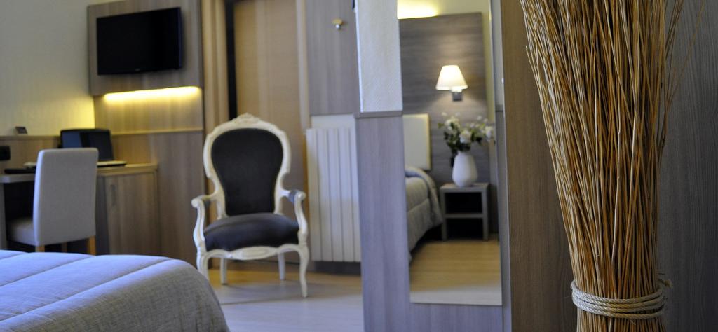Hotel Est Piombino Kültér fotó