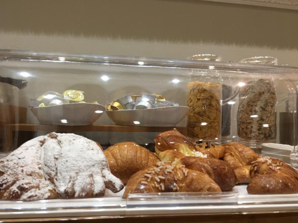 Hotel Est Piombino Kültér fotó