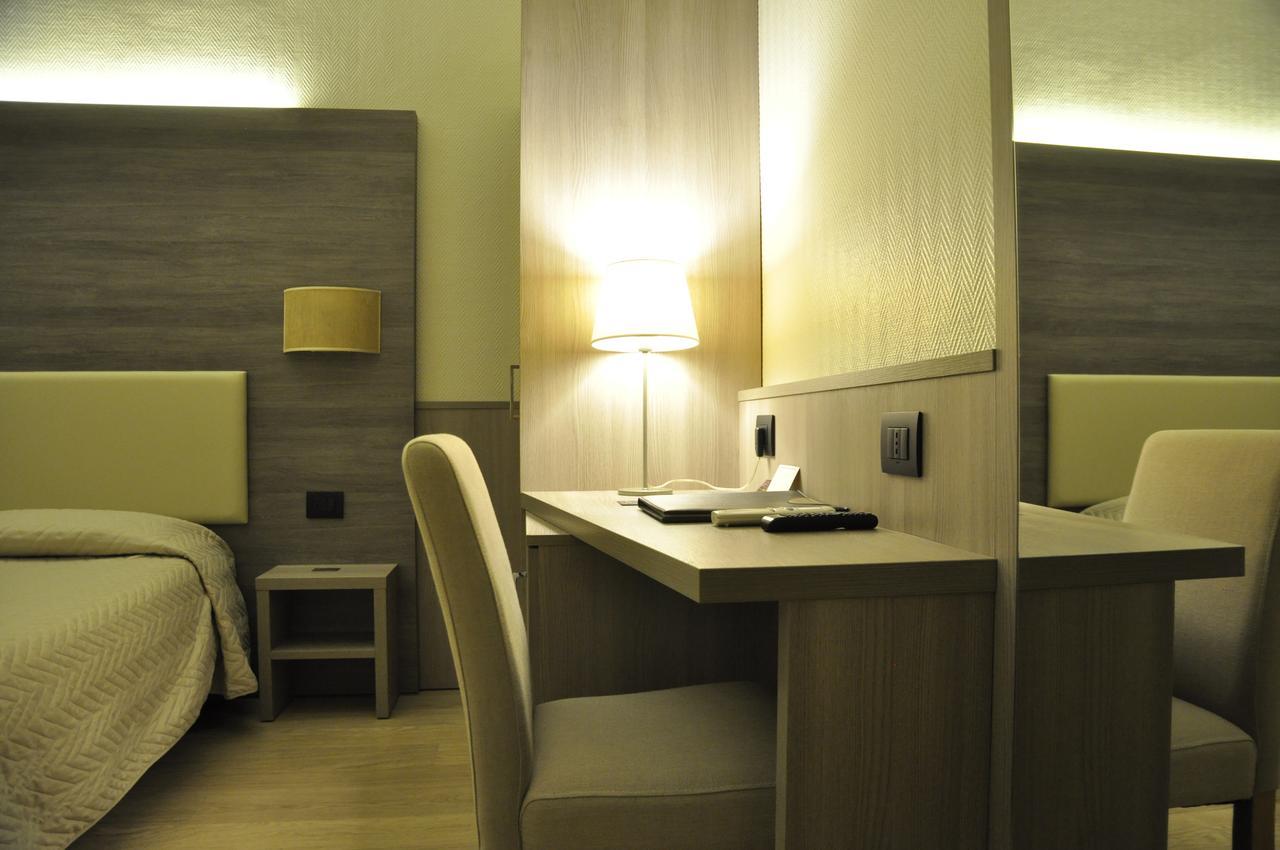Hotel Est Piombino Kültér fotó
