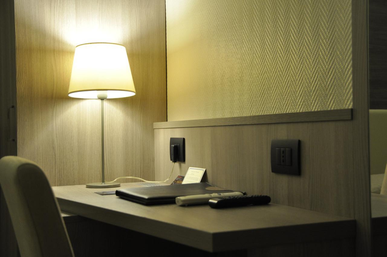 Hotel Est Piombino Kültér fotó