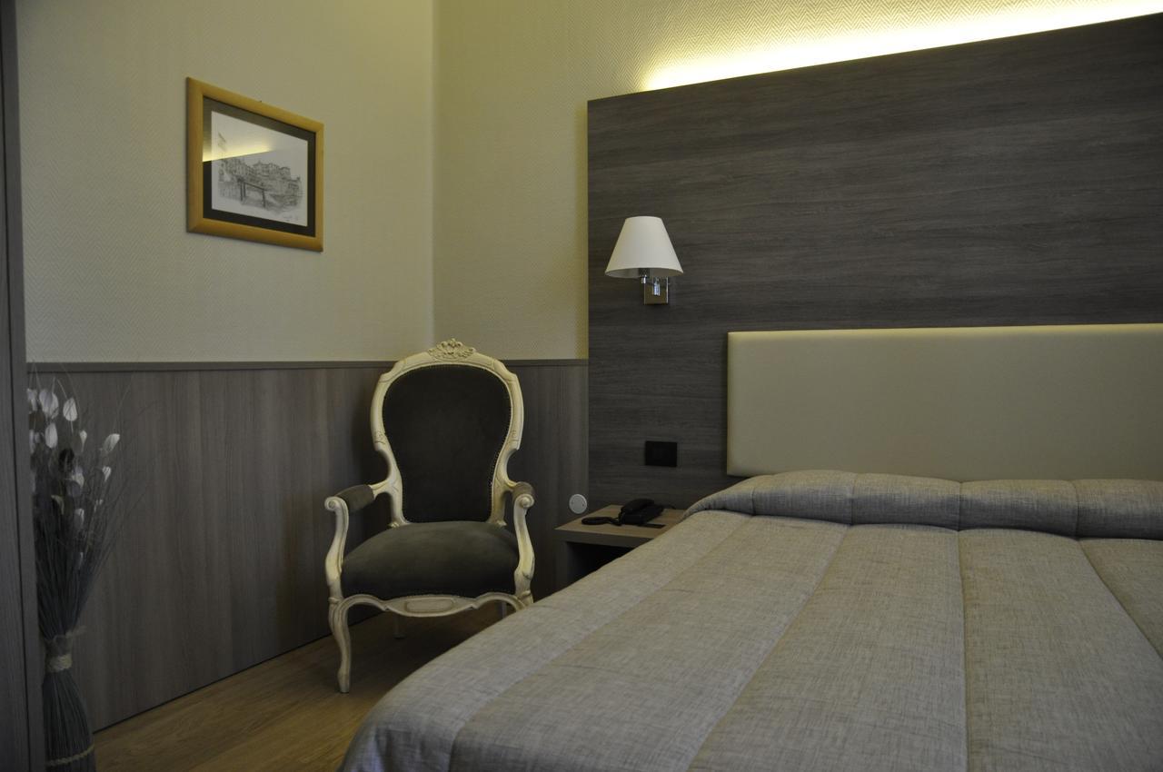 Hotel Est Piombino Kültér fotó