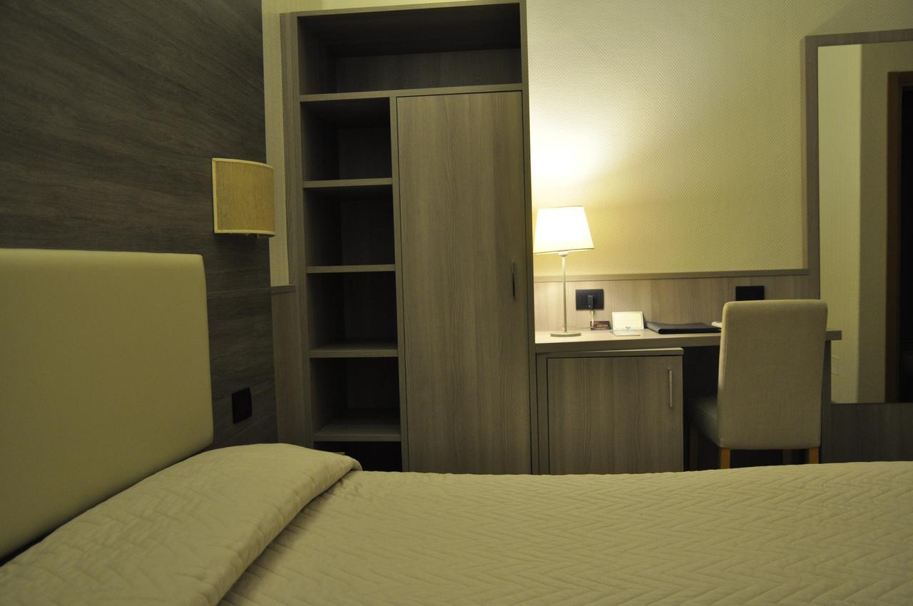Hotel Est Piombino Kültér fotó