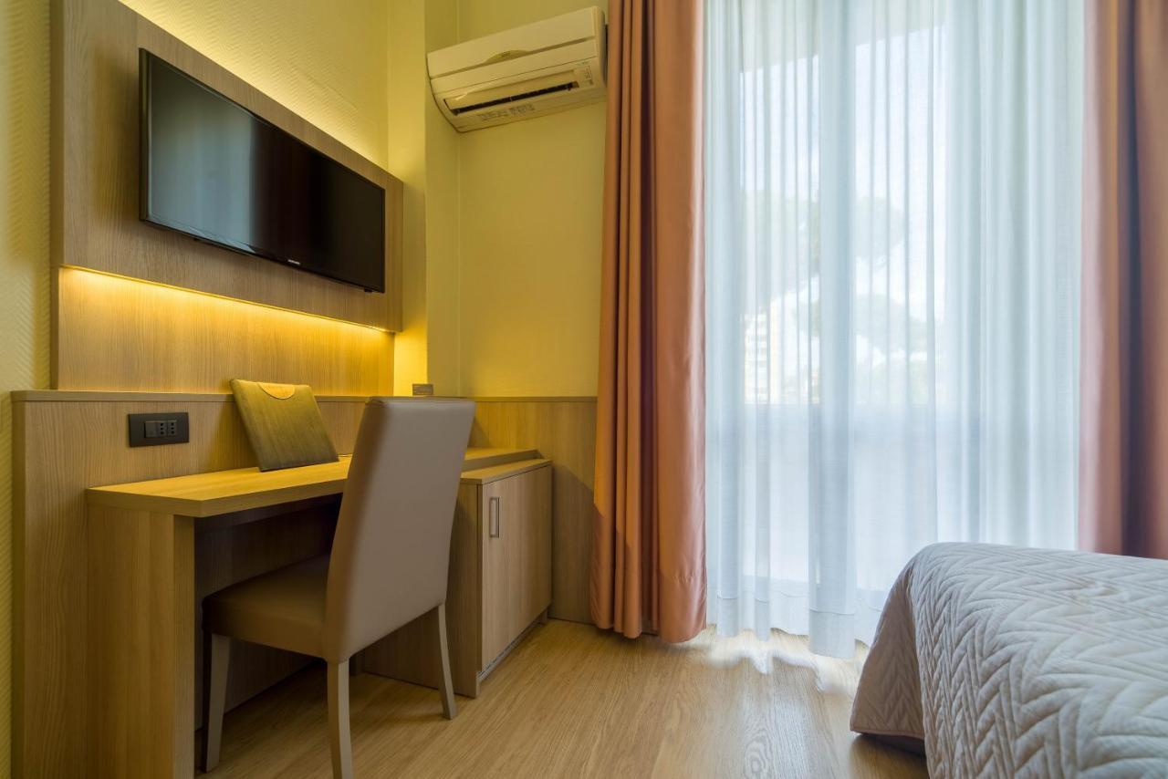 Hotel Est Piombino Kültér fotó
