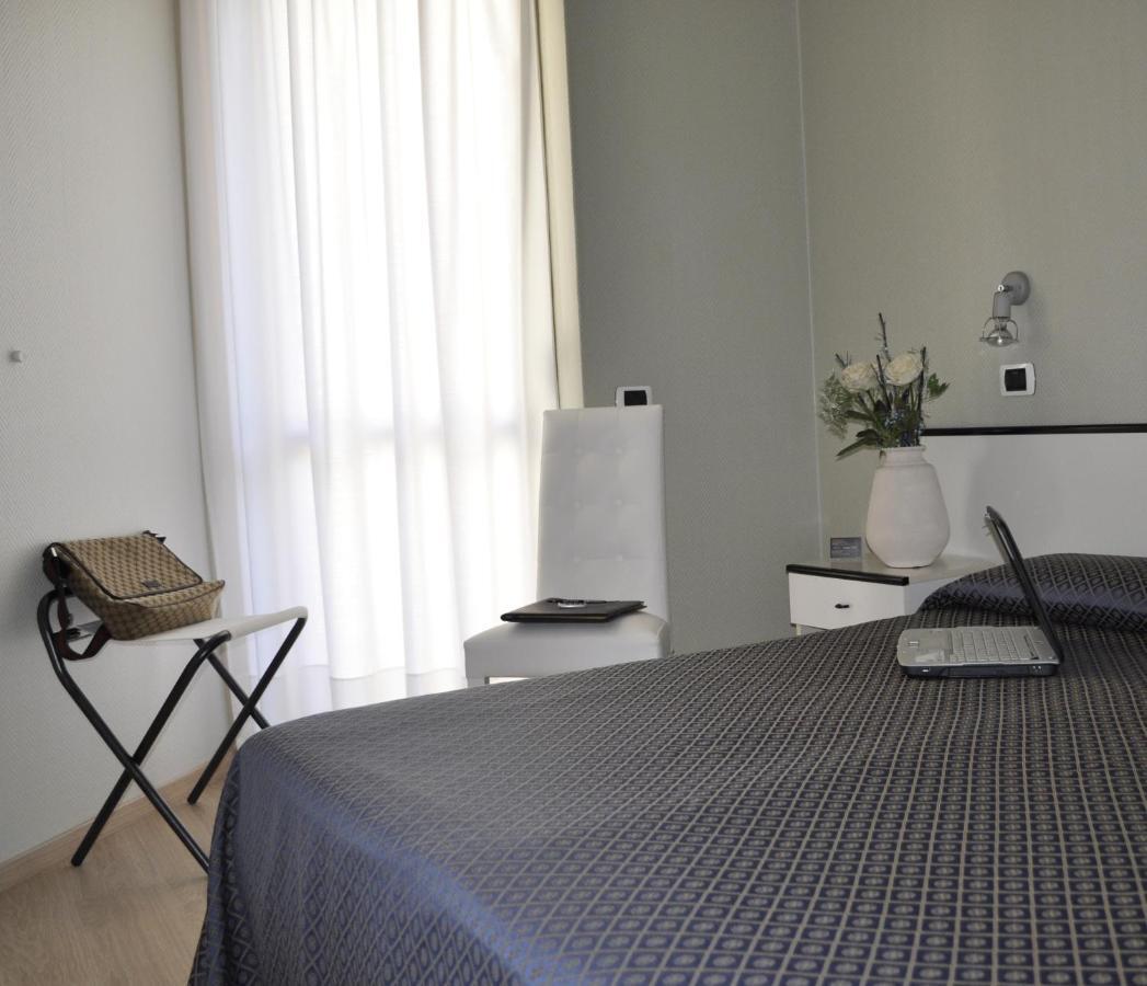 Hotel Est Piombino Szoba fotó